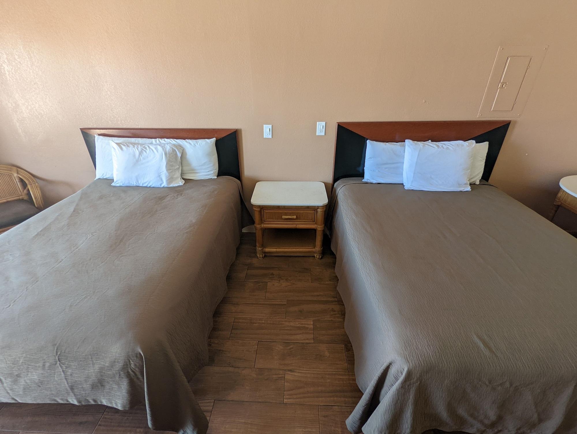 Summer Breeze Motel Upper Grand Lagoon Extérieur photo