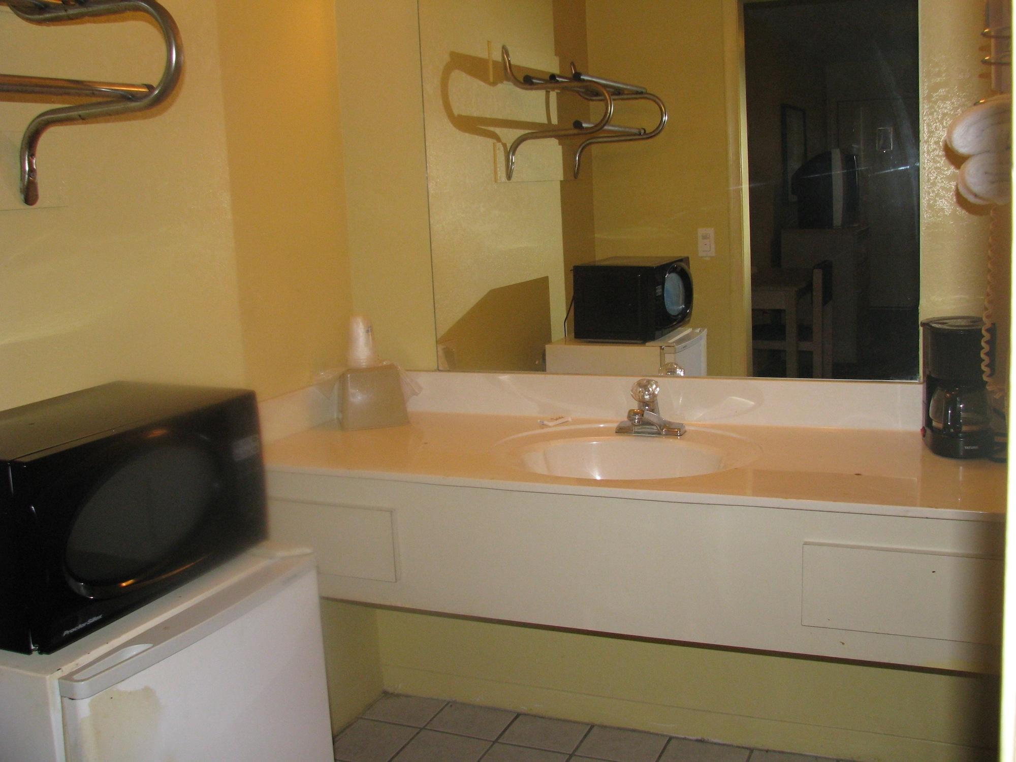 Summer Breeze Motel Upper Grand Lagoon Extérieur photo