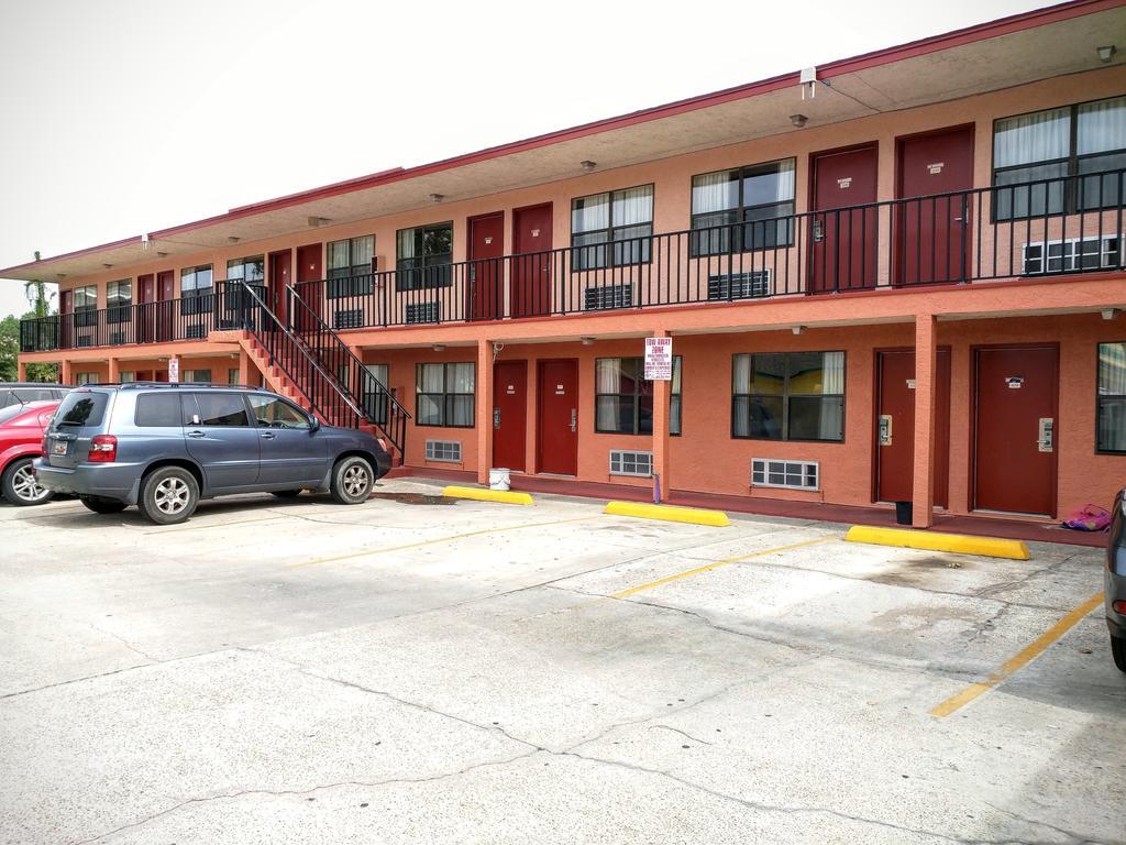 Summer Breeze Motel Upper Grand Lagoon Extérieur photo
