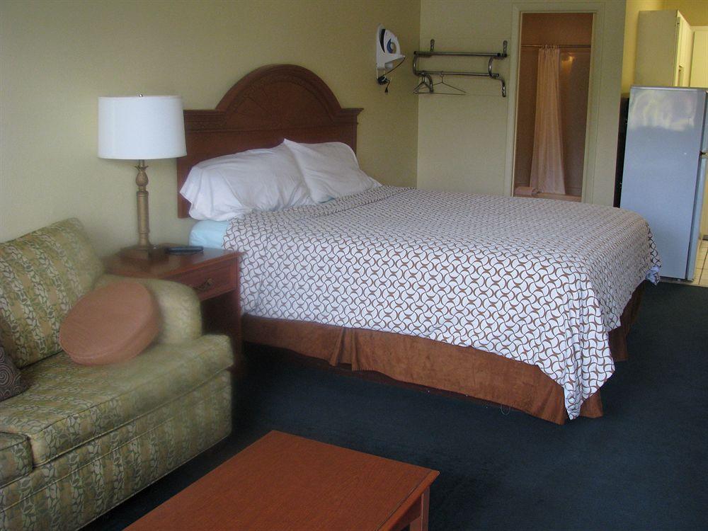 Summer Breeze Motel Upper Grand Lagoon Extérieur photo