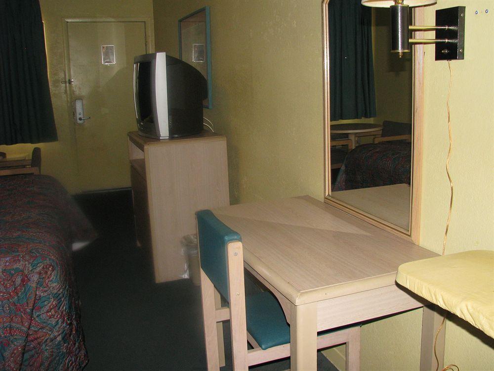 Summer Breeze Motel Upper Grand Lagoon Extérieur photo