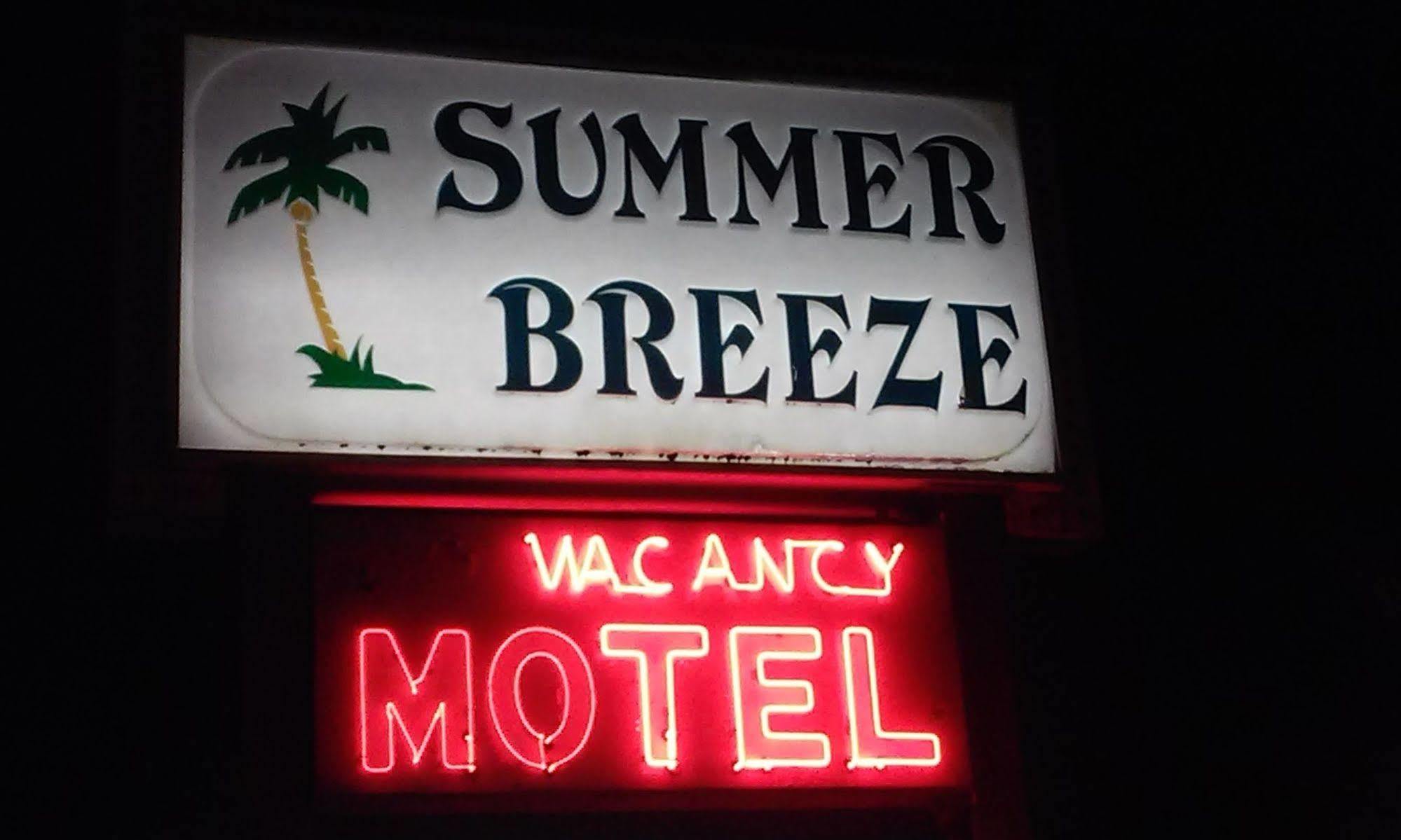 Summer Breeze Motel Upper Grand Lagoon Extérieur photo