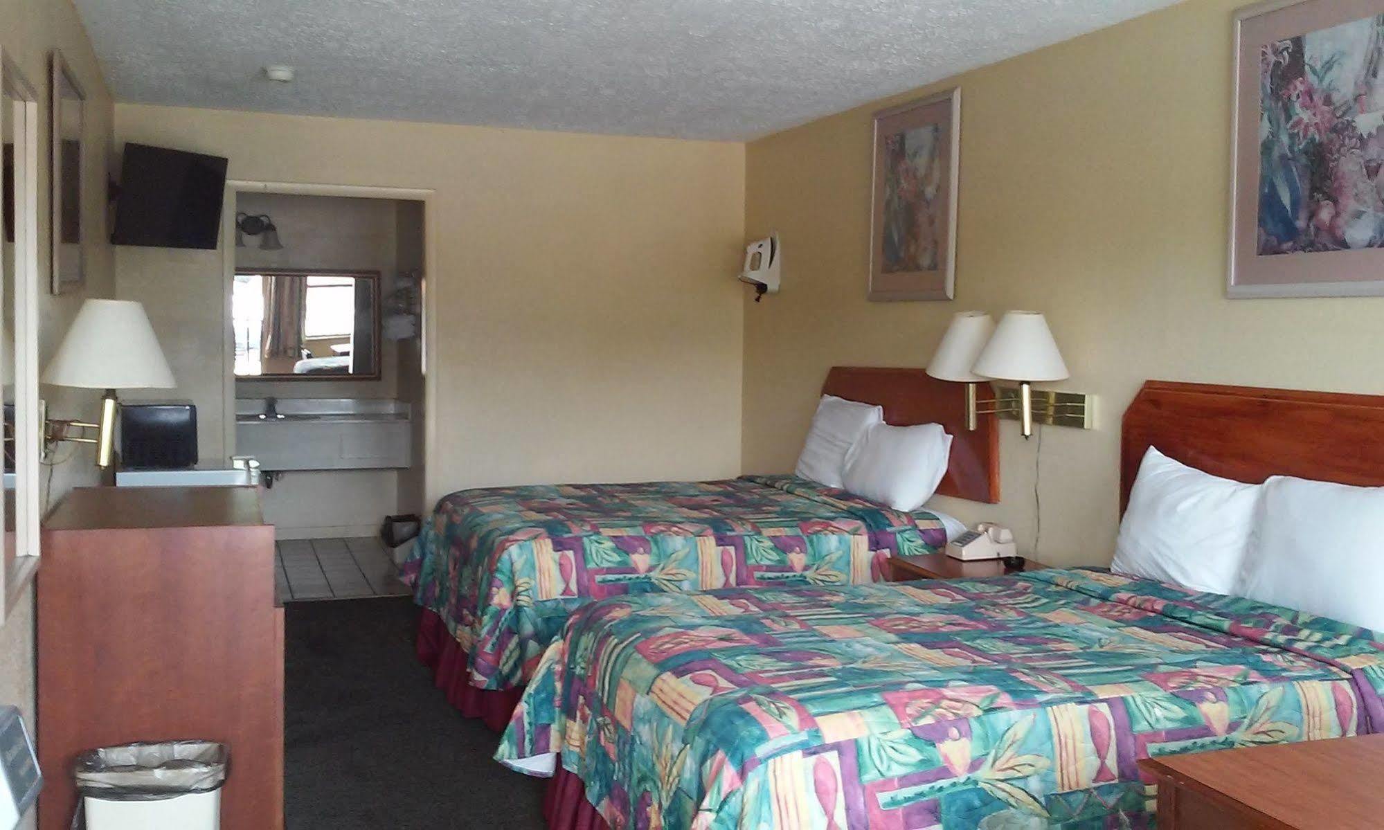 Summer Breeze Motel Upper Grand Lagoon Extérieur photo